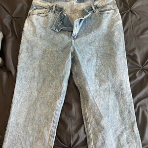 Abercrombie & Fitch “90’s straight ultra high rise” jeans
